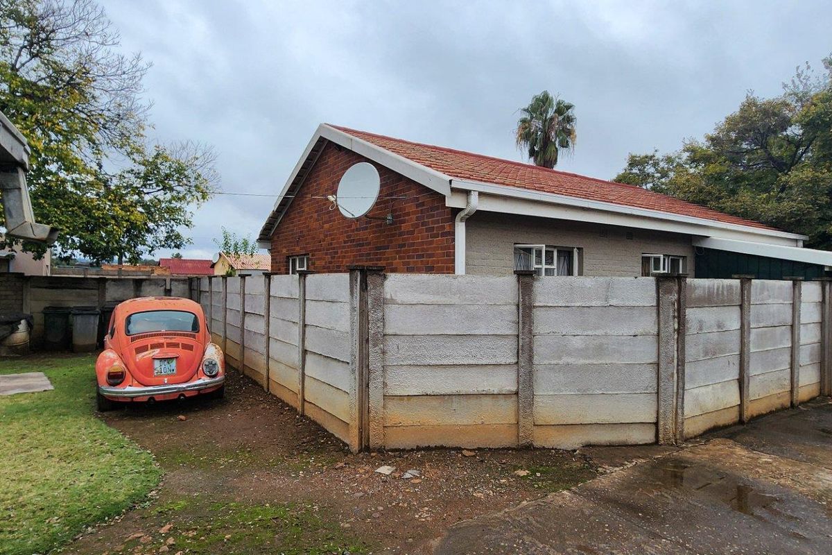 3 Bed House For Sale in East Lynne, Pretoria - Photo 2