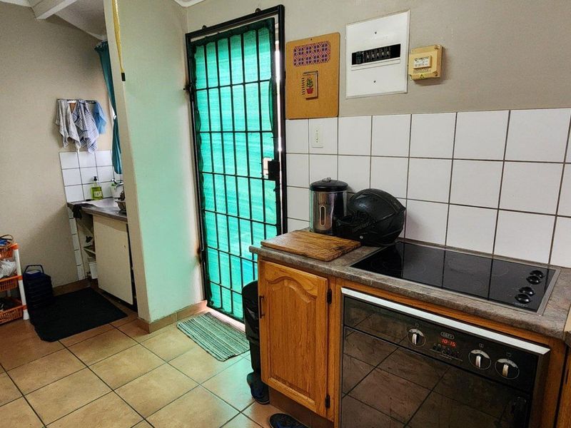 3 Bed House For Sale in East Lynne, Pretoria - Photo 5