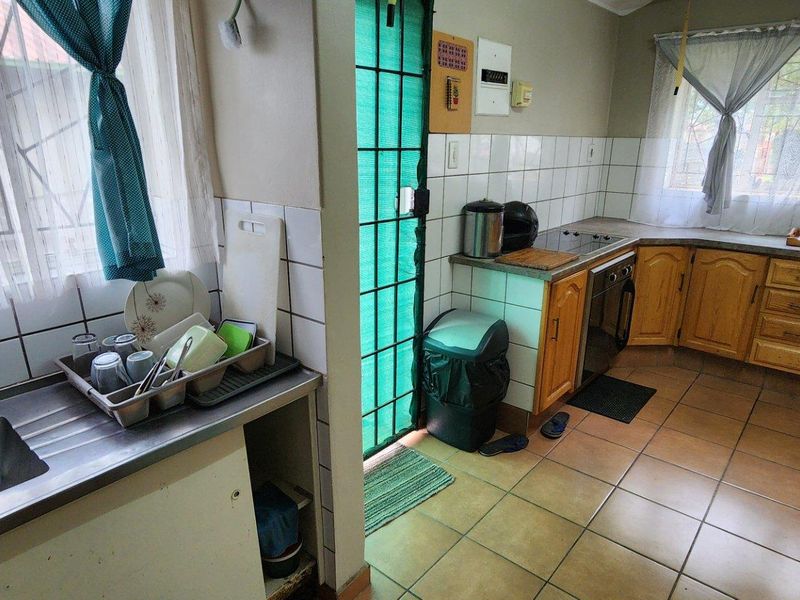 3 Bed House For Sale in East Lynne, Pretoria - Photo 4
