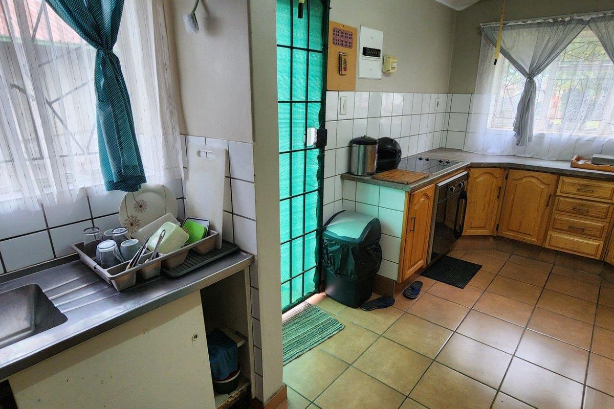 3 Bed House For Sale in East Lynne, Pretoria - Photo 4