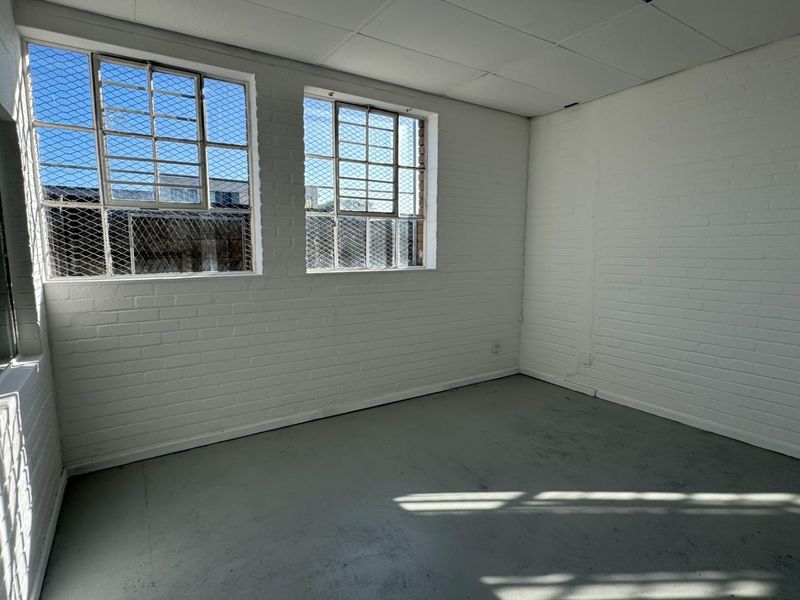 300m2 Warehouse To Let | Maitland Industrial Park | Secure, Functional with Great Natural Sunlight - Photo 10