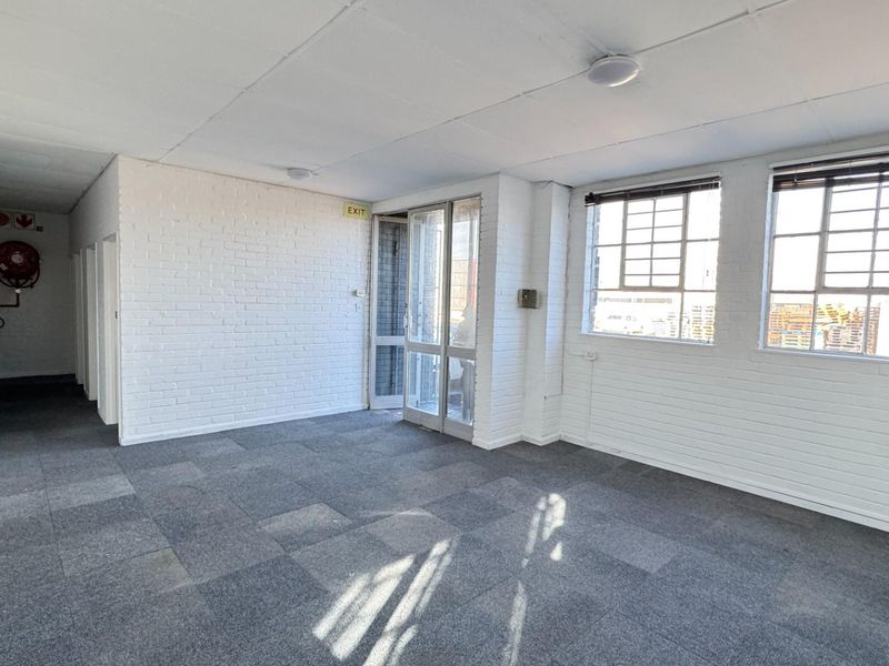 300m2 Warehouse To Let | Maitland Industrial Park | Secure, Functional with Great Natural Sunlight - Photo 8