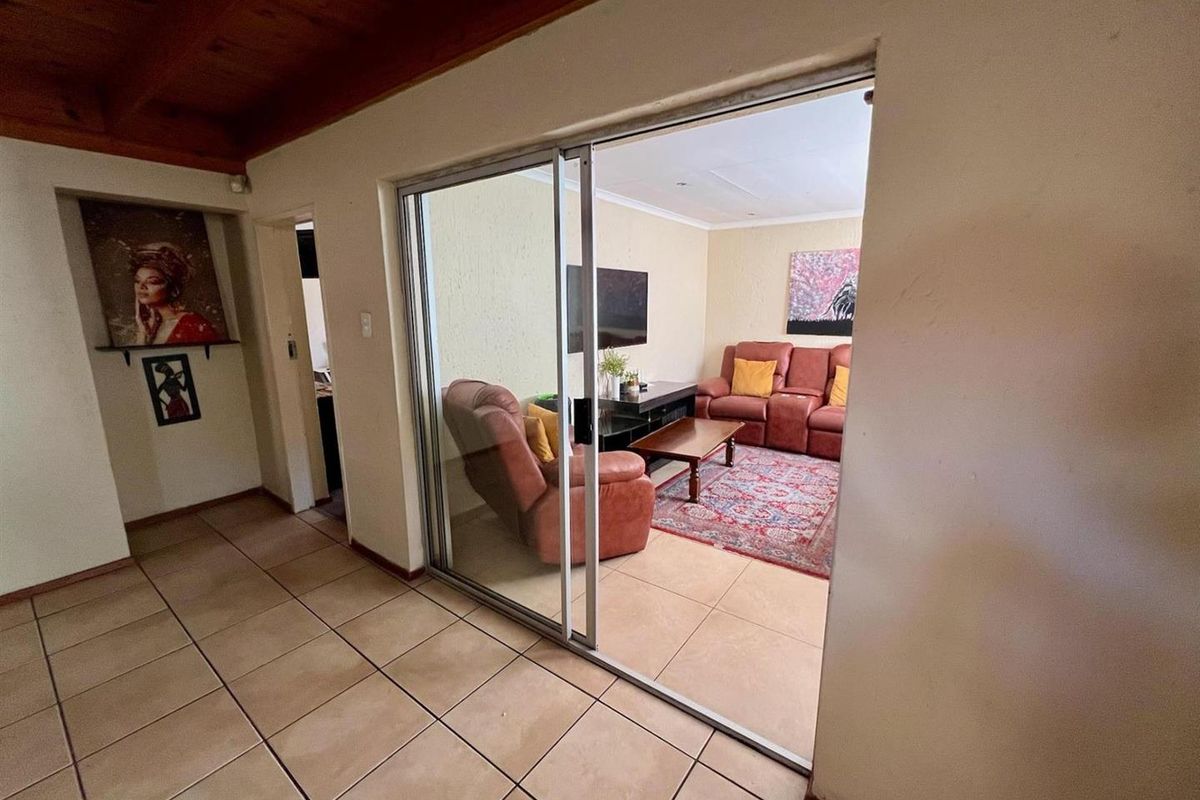 House For Sale in Buccleuch Sandton - Photo 2