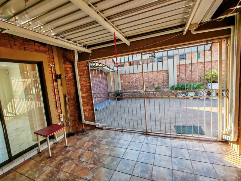 Secure, Spacious and Stylish Cluster - Photo 10