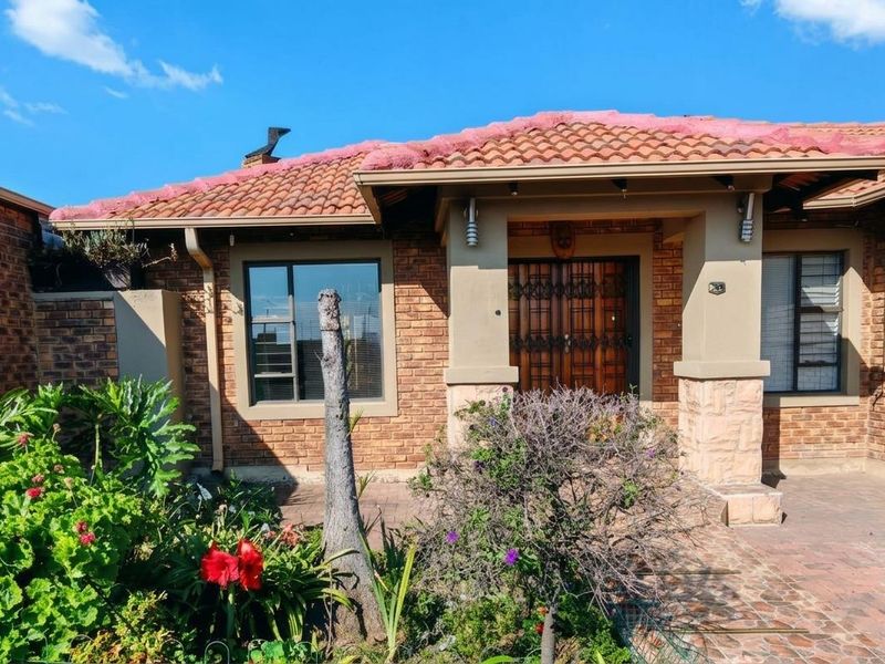Secure, Spacious and Stylish Cluster - Photo 2