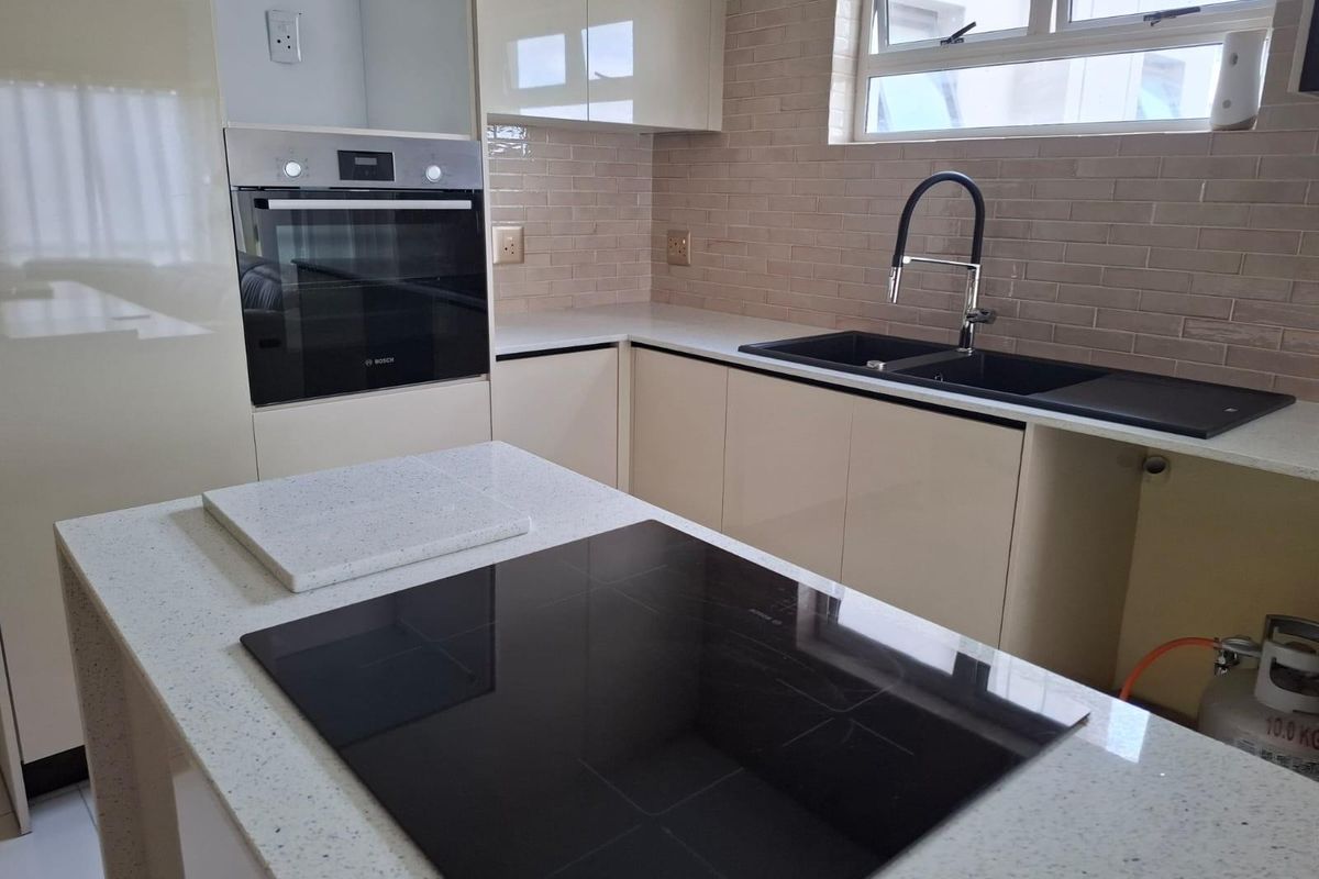3 Bedroom 2 Bathroom Airbnb Ready Apartment for Sale - Photo 2