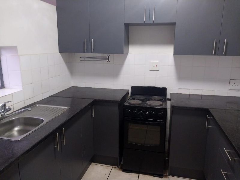 Apartment For Sale in Sunnyside, Pretoria - Photo 6