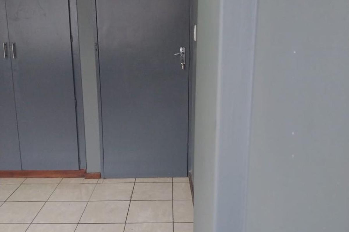Apartment For Sale in Sunnyside, Pretoria - Photo 3