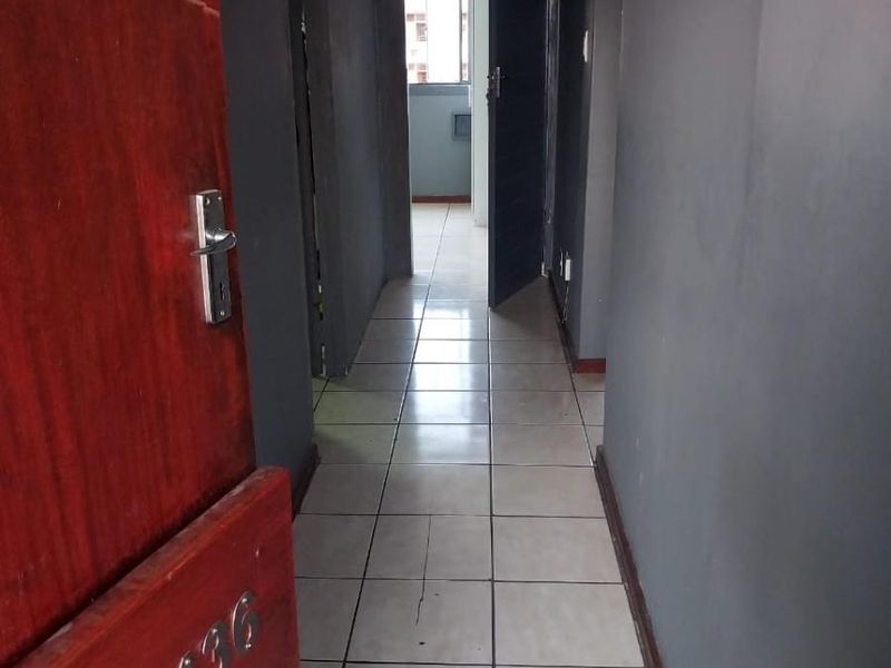 Apartment For Sale in Sunnyside, Pretoria - Photo 2