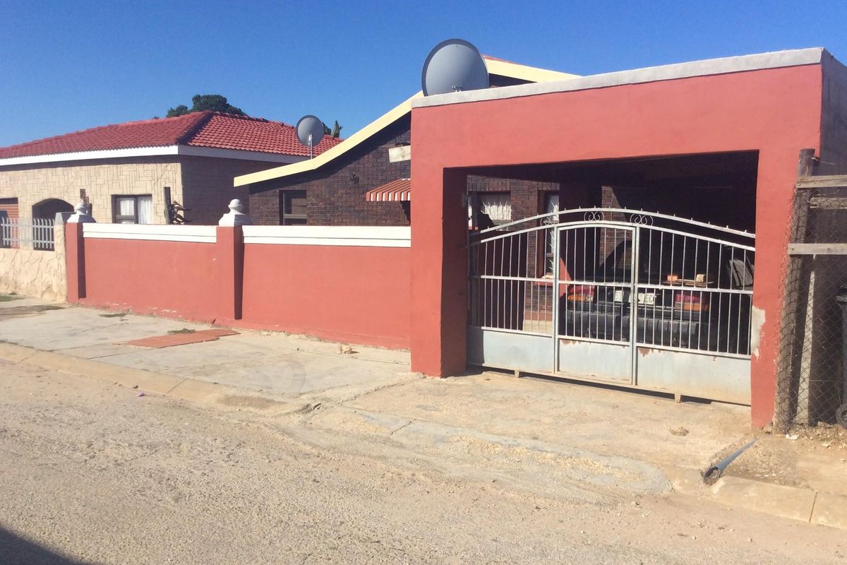 House For Sale in KwaNobuhle, Uitenhage - Photo 2