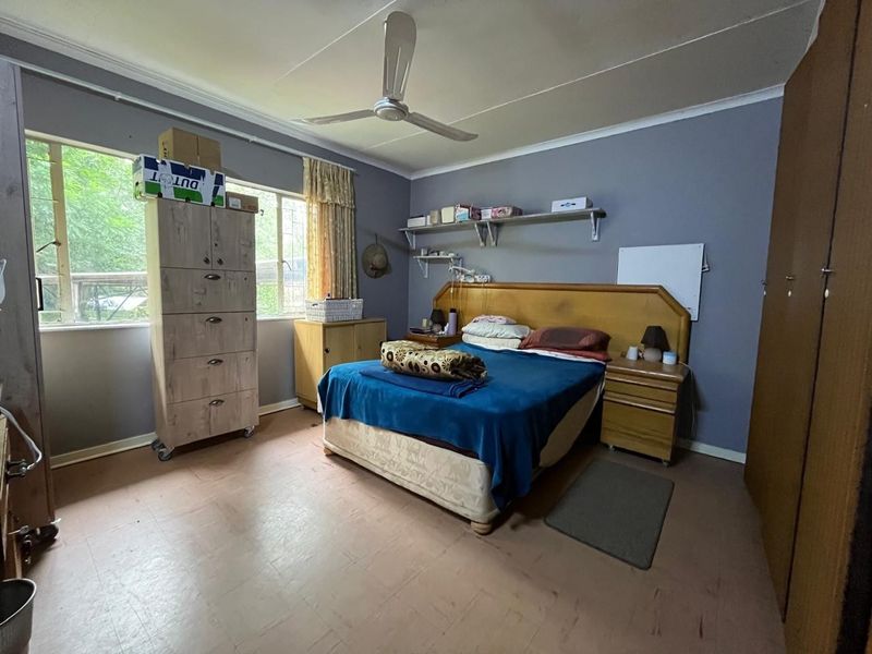 Spacious Family Home with Flatlet in Quiet Signal Hill - Photo 5