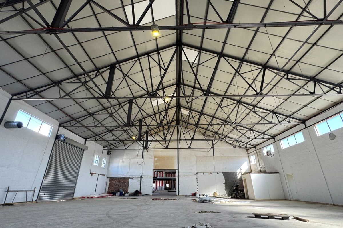 2,362m2 Warehouse  Available To Let Maitland, Cape Town | Yard + Mezzanine + Offices - Photo 5