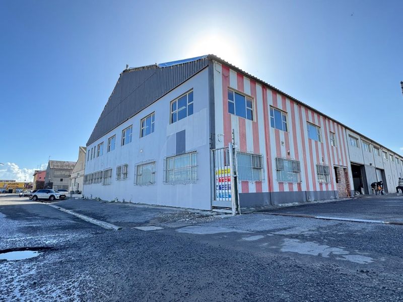 2,362m2 Warehouse  Available To Let Maitland, Cape Town | Yard + Mezzanine + Offices - Photo 3