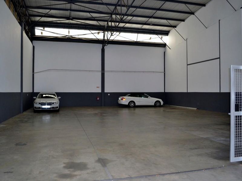 MINI UNIT 380 SQM, SECURE AND CLEAN, IN SOUGHT AFTER, ACCESS CONTROLLED, LIGHT INDUSTRIAL PARK. EXCE - Photo 6