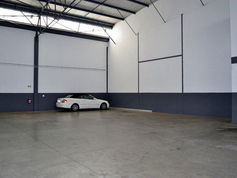 MINI UNIT 380 SQM, SECURE AND CLEAN, IN SOUGHT AFTER, ACCESS CONTROLLED, LIGHT INDUSTRIAL PARK. EXCE - Photo 7