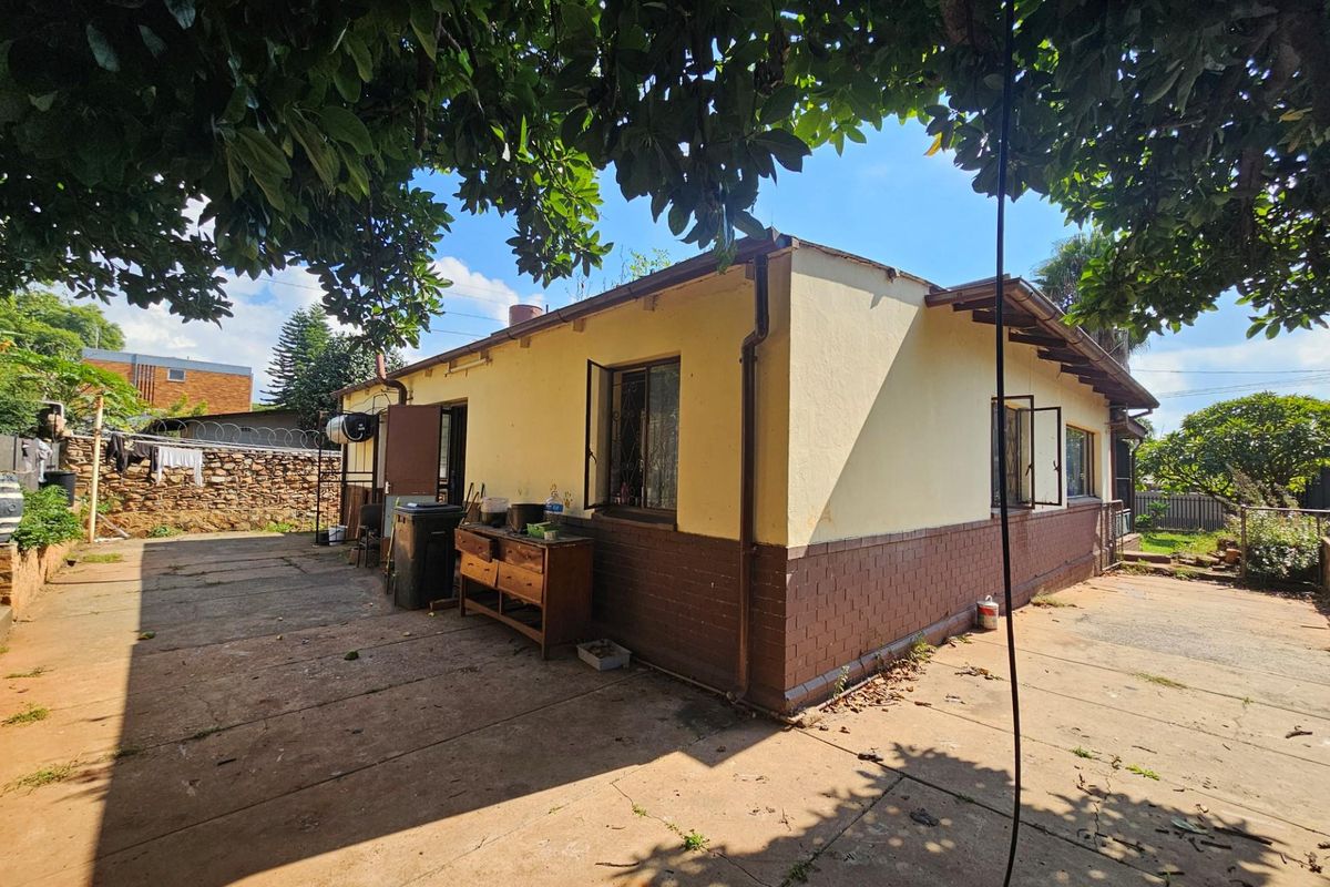 Two Full Houses, One Stand - Investor Opportunity in Capital Park - Photo 2