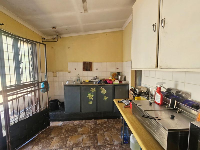 Two Full Houses, One Stand - Investor Opportunity in Capital Park - Photo 3