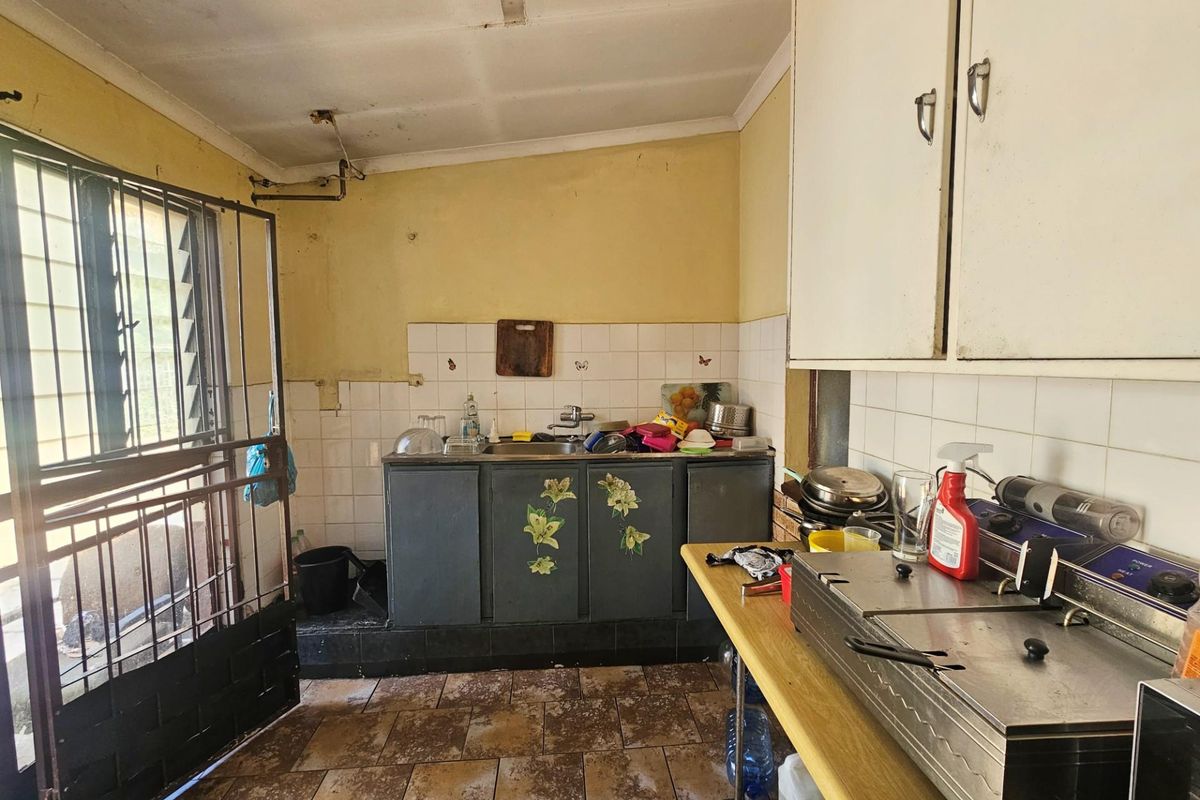 Two Full Houses, One Stand - Investor Opportunity in Capital Park - Photo 3