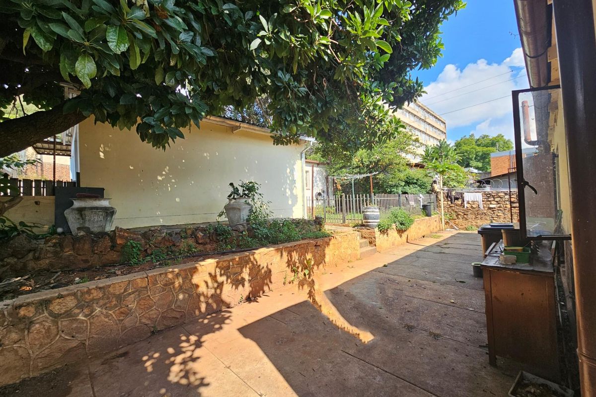Two Full Houses, One Stand - Investor Opportunity in Capital Park - Photo 4