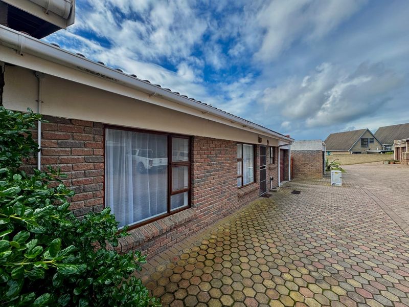 Single-Level Living in Upper Heiderand - Secure, Central, Easy to Maintain - Photo 6
