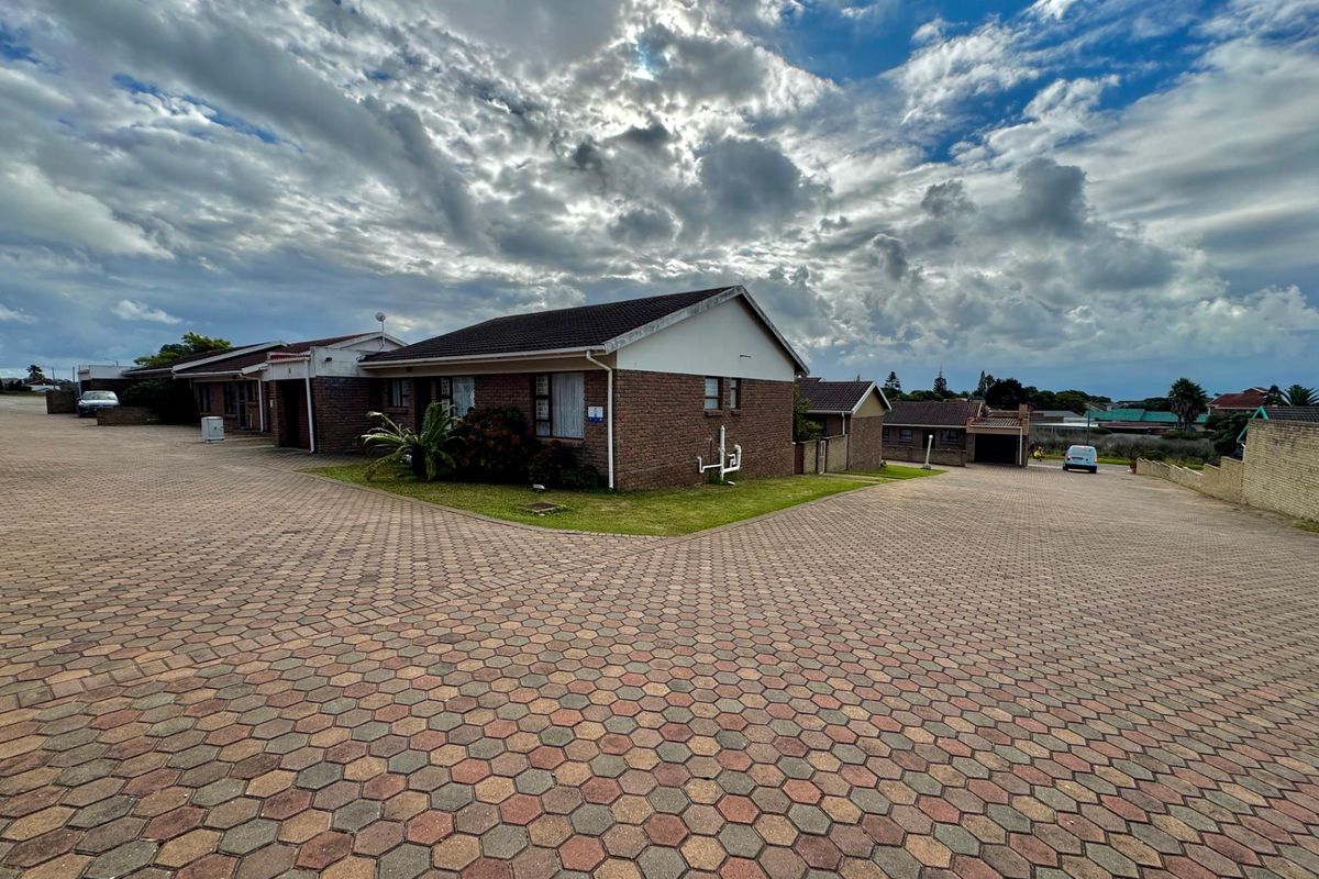 Single-Level Living in Upper Heiderand - Secure, Central, Easy to Maintain - Photo 4