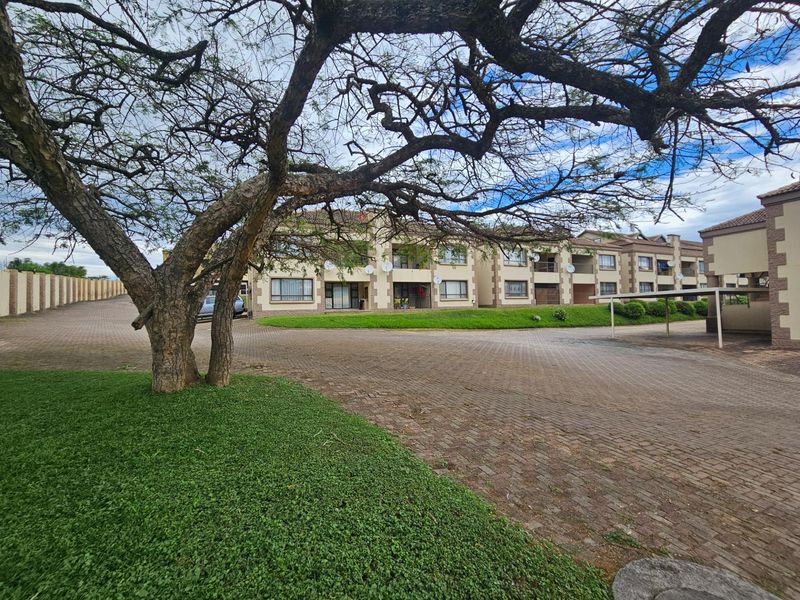 Apartment For Sale in Stonehenge Ext 8, Stonehenge, Nelspruit - Photo 1
