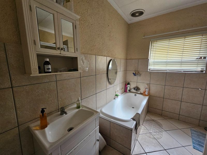 Apartment For Sale in Stonehenge Ext 8, Stonehenge, Nelspruit - Photo 9