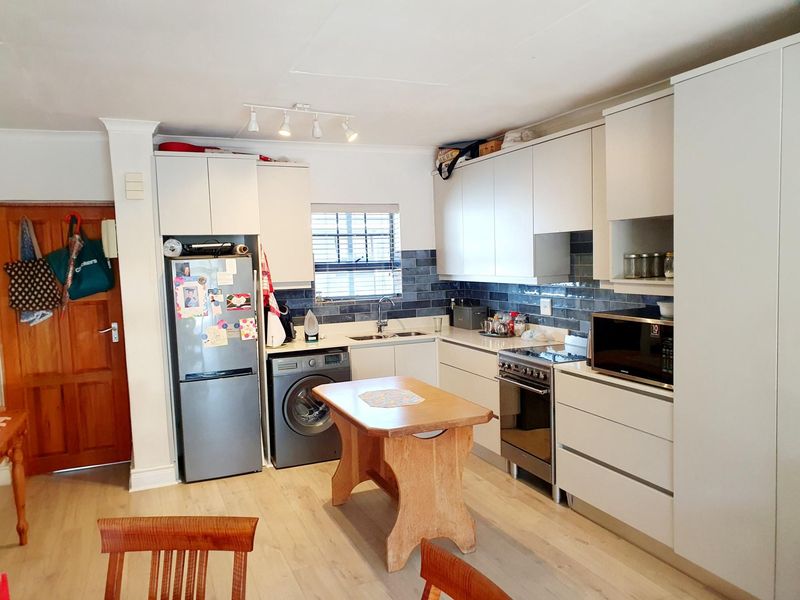 Apartment For Sale in Knysna Central, Knysna - Photo 2
