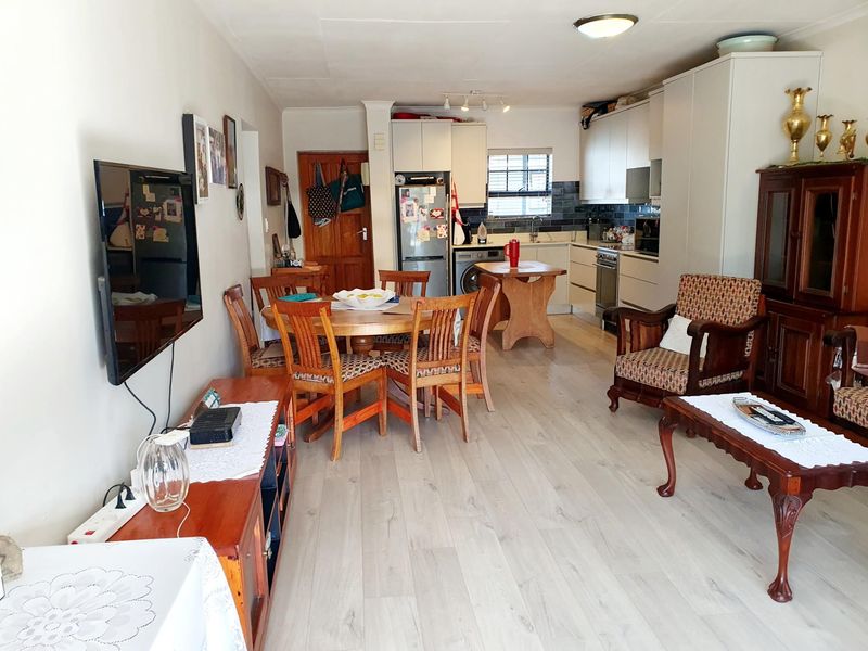 Apartment For Sale in Knysna Central, Knysna - Photo 4