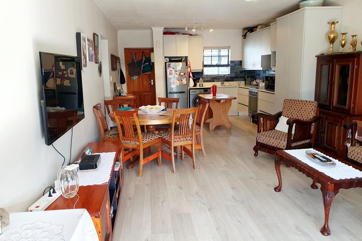 Apartment For Sale in Knysna Central, Knysna - Photo 4