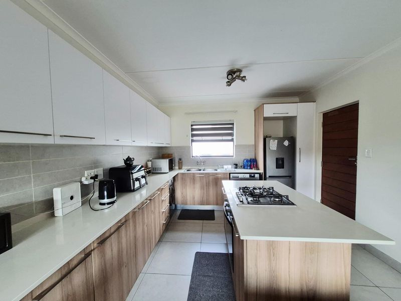 Modern Lifestyle Living in Sought-After Founders Hill, Modderfontein - Photo 7