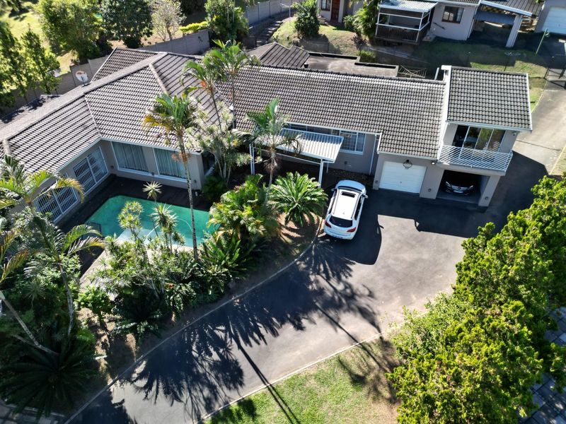 4 Bedroom House with 3 Bedroom Cottage For Sale in Farningham Ridge, Pinetown, KwaZulu Natal - Photo 2