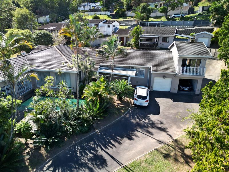 4 Bedroom House with 3 Bedroom Cottage For Sale in Farningham Ridge, Pinetown, KwaZulu Natal - Photo 3