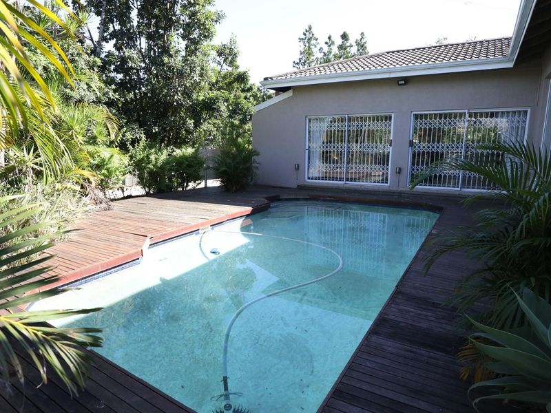 4 Bedroom House with 3 Bedroom Cottage For Sale in Farningham Ridge, Pinetown, KwaZulu Natal - Photo 9