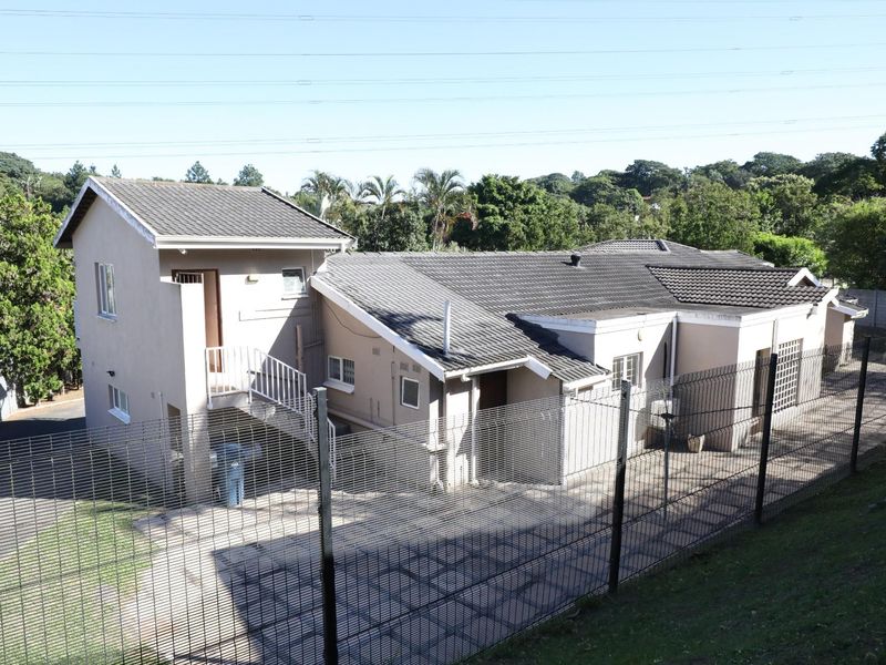 4 Bedroom House with 3 Bedroom Cottage For Sale in Farningham Ridge, Pinetown, KwaZulu Natal - Photo 7