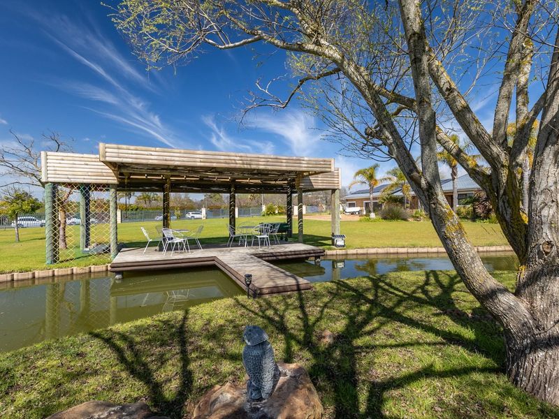 Small Holding Residence Crafted for Comfort and Entertainment - Photo 7