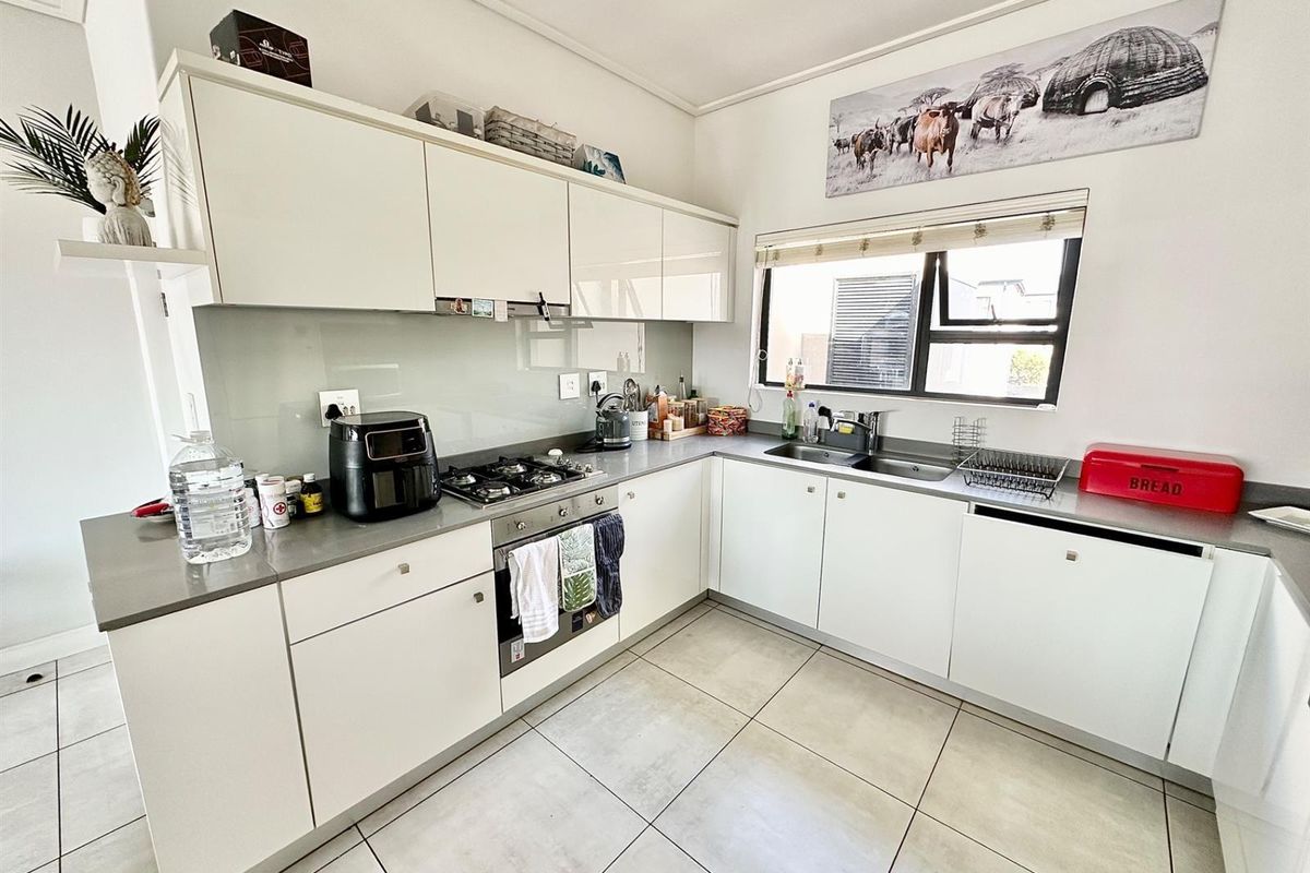 Apartment For Sale in The Polofields, Waterfall, Midrand - Photo 2