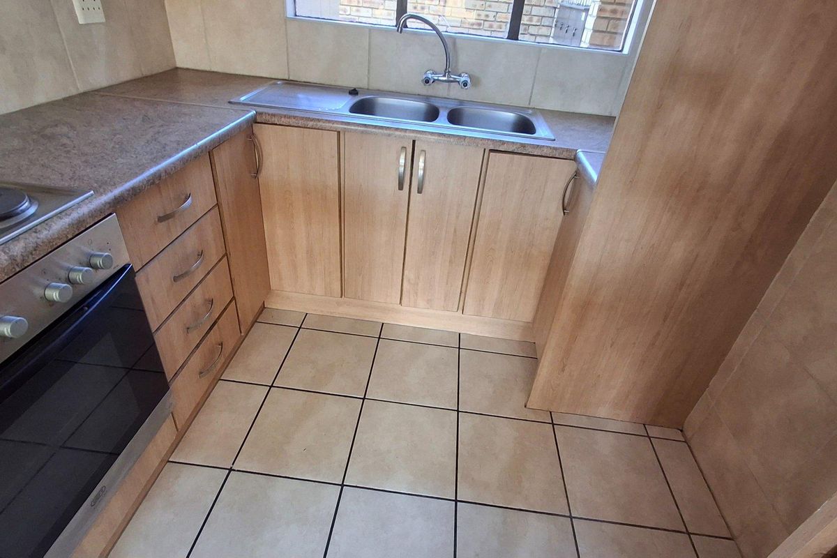 2-Bedroom Townhouse For Sale in Vaalpark, Sasolburg - Photo 5