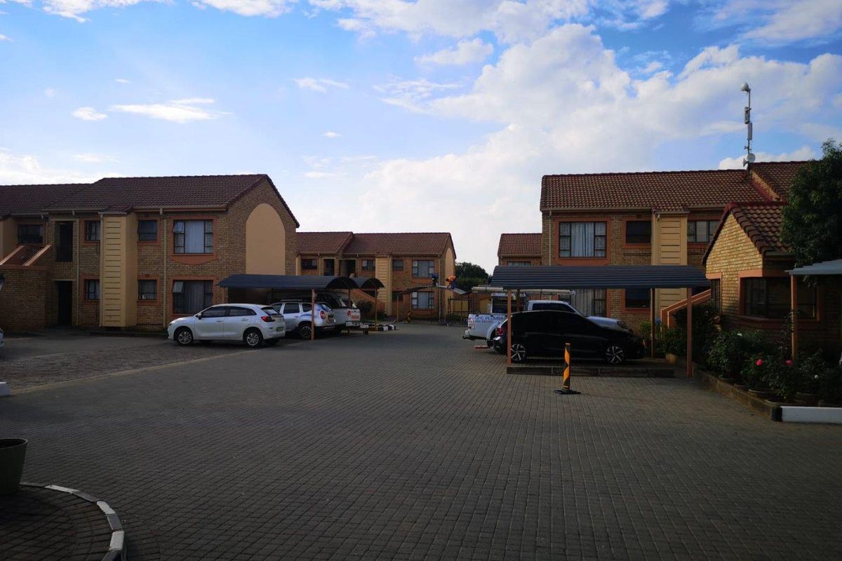 2-Bedroom Townhouse For Sale in Vaalpark, Sasolburg - Photo 3