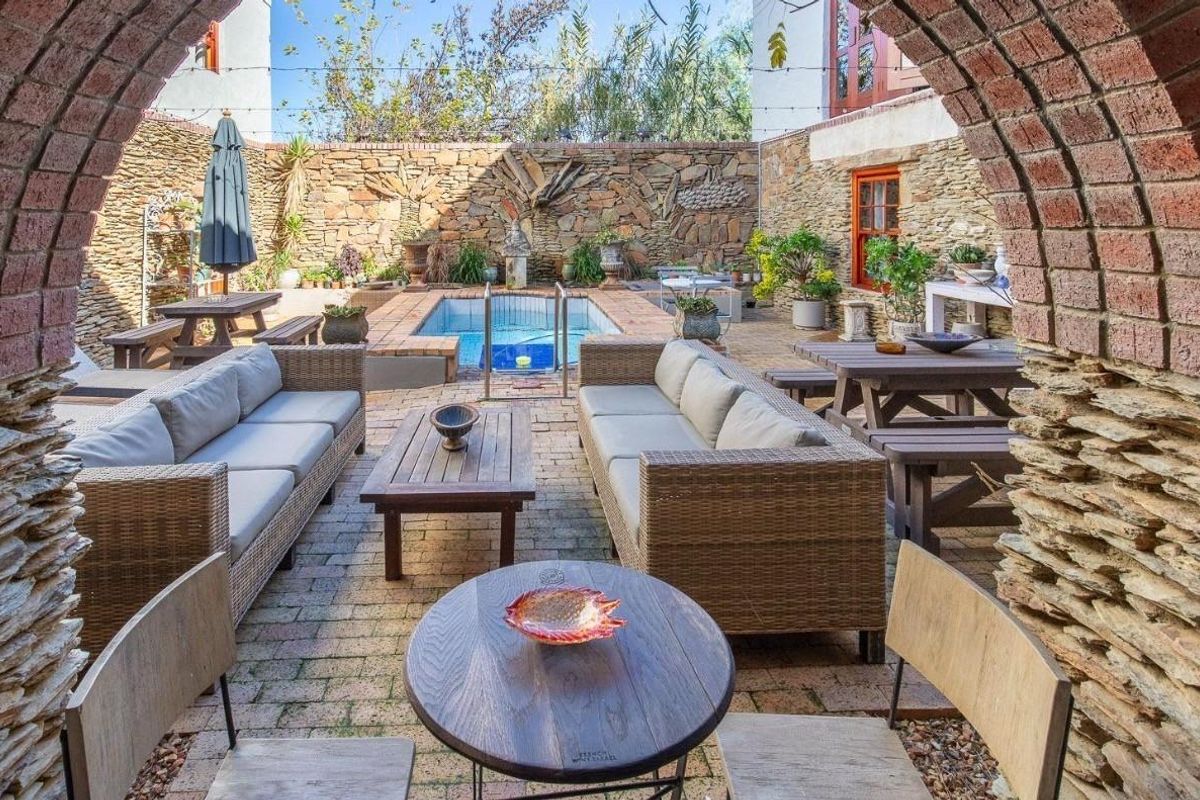 Lucrative Boutique Hotel for Sale - Where the World comes to Breathe in the Little Karoo - Photo 4