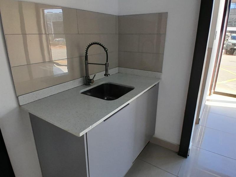 TOP QUALITY SHOWROOM/RETAIL UNIT FOR RENT IN BALLITO - Photo 6
