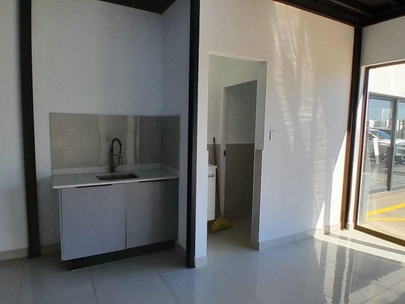 TOP QUALITY SHOWROOM/RETAIL UNIT FOR RENT IN BALLITO - Photo 5
