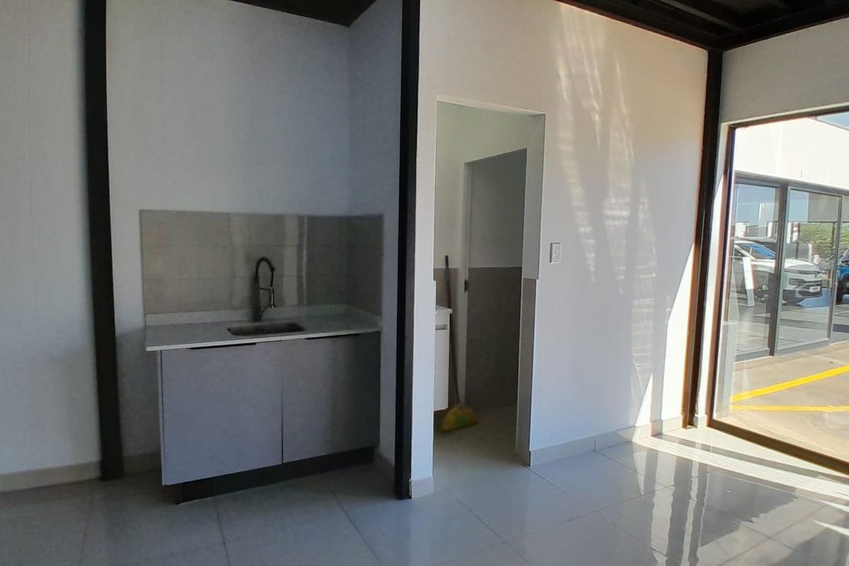 TOP QUALITY SHOWROOM/RETAIL UNIT FOR RENT IN BALLITO - Photo 5