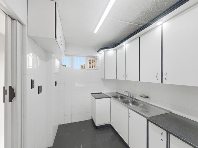 2 Bedroom Apartment With Harbor Views to Rent in Durban Central - Photo 7