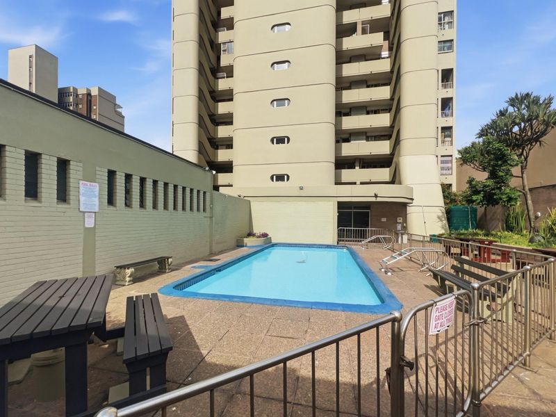 2 Bedroom Apartment With Harbor Views to Rent in Durban Central - Photo 4