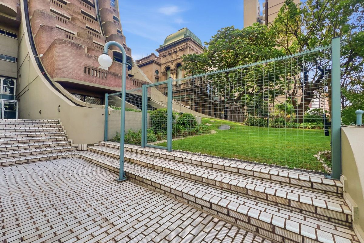 2 Bedroom Apartment With Harbor Views to Rent in Durban Central - Photo 2
