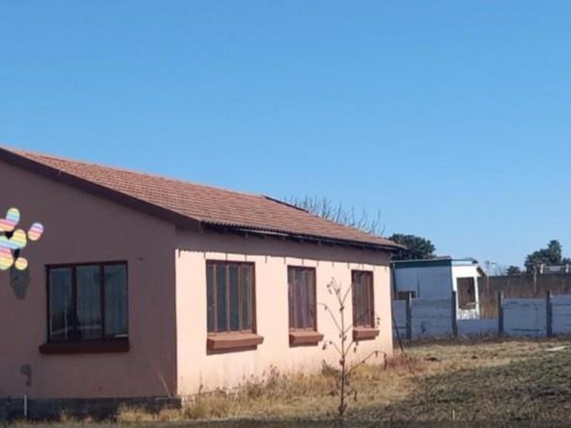 House For Sale in Amajuba Park Newcastle KwaZulu Natal - Photo 2