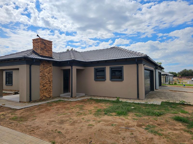 Development in Heatherview, Akasia - Plot-and-plan options - Photo 4