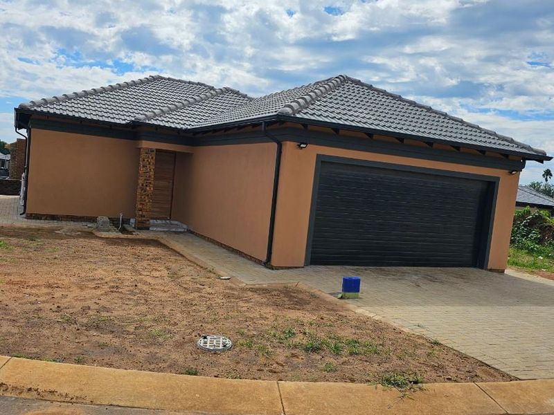 Development in Heatherview, Akasia - Plot-and-plan options - Photo 5