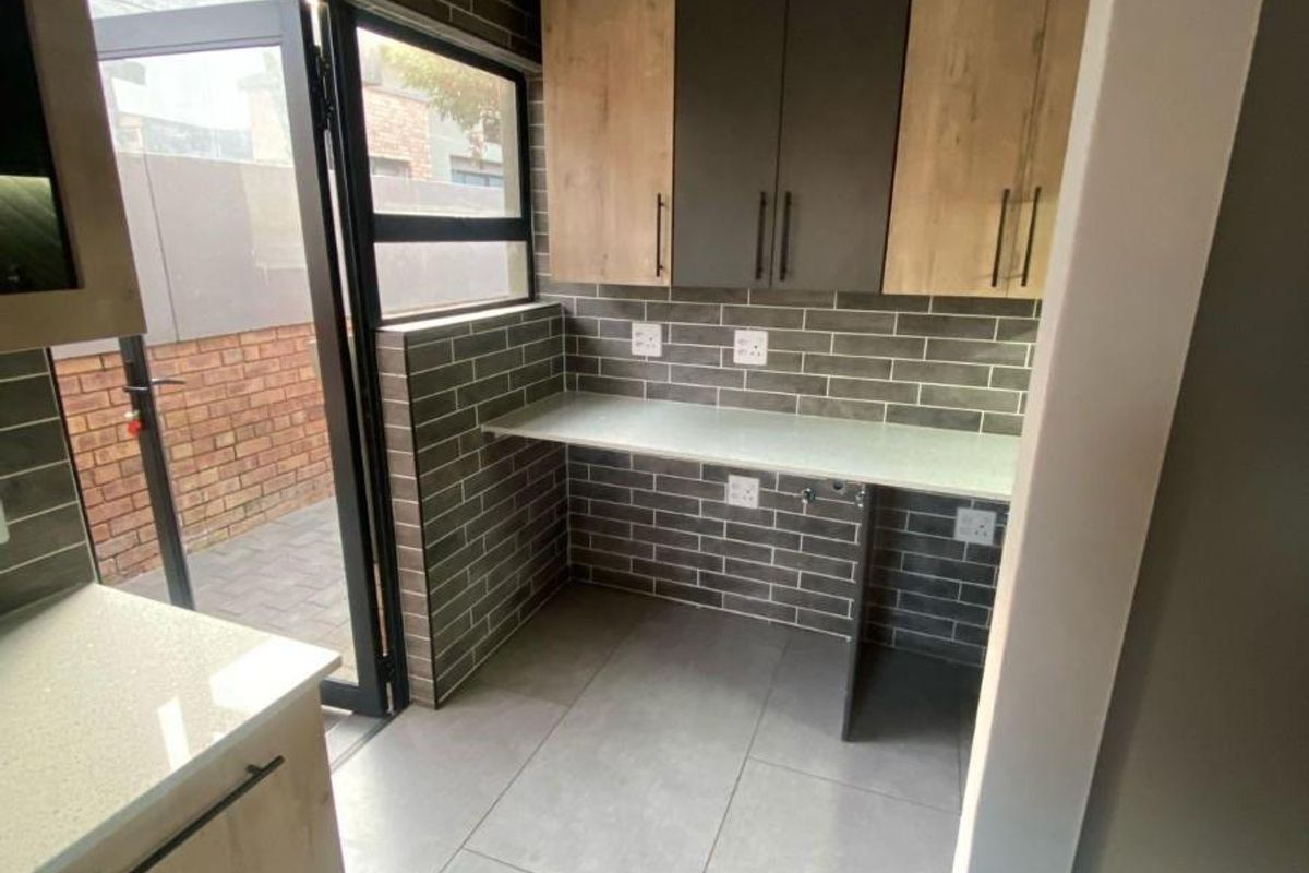 Standalone house For Sale in Roodepark Eco Estate, Kameeldrift East, Pretoria - Photo 5